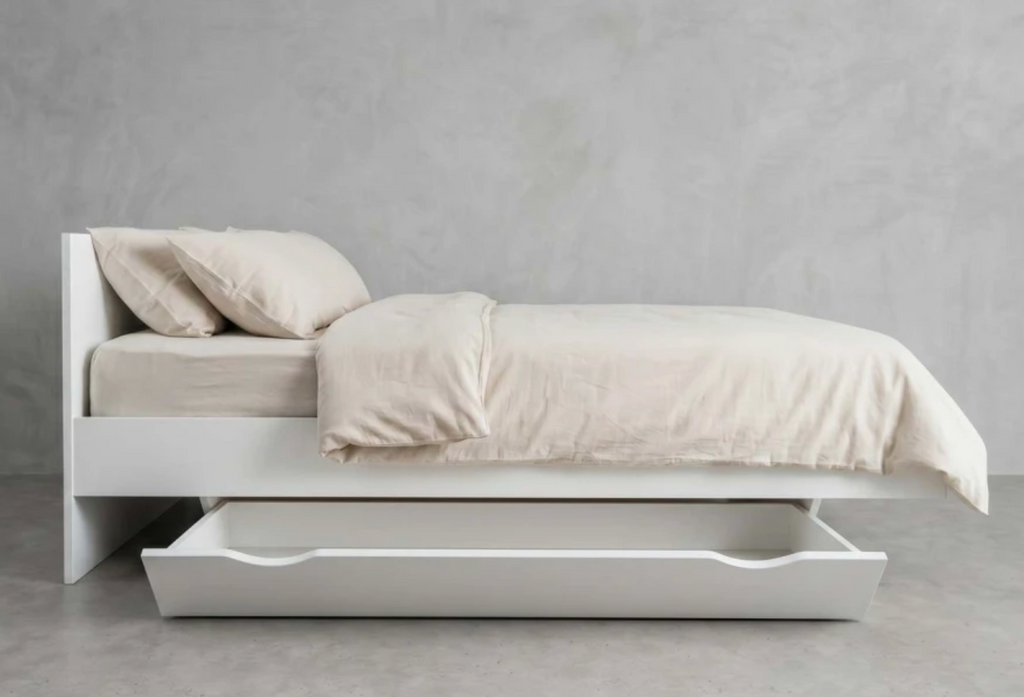Bett Bali – schwebendes Design in warmer Holzoptik